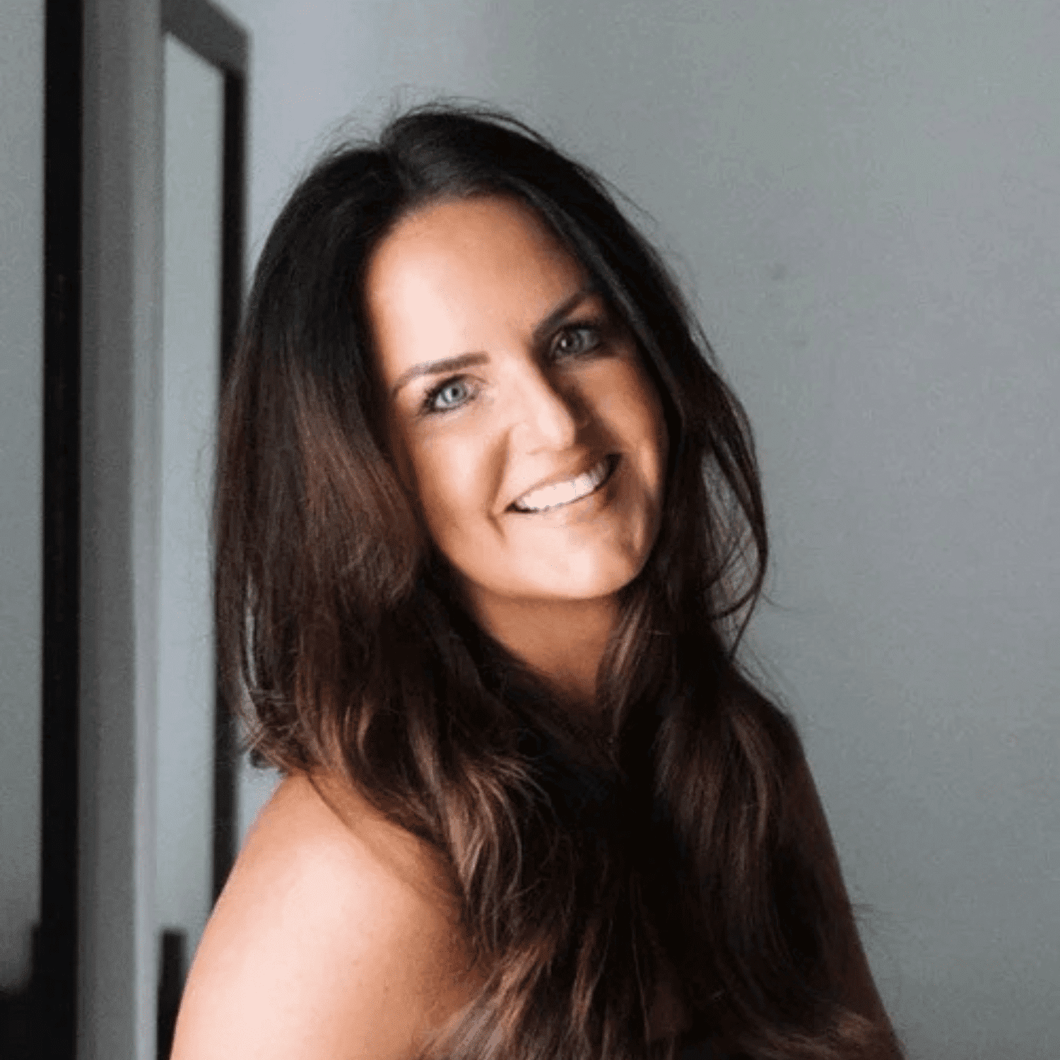 Portrait of Michelle O'Dell, a professional stylist at The Mane Atelier, showcasing their expertise and style.